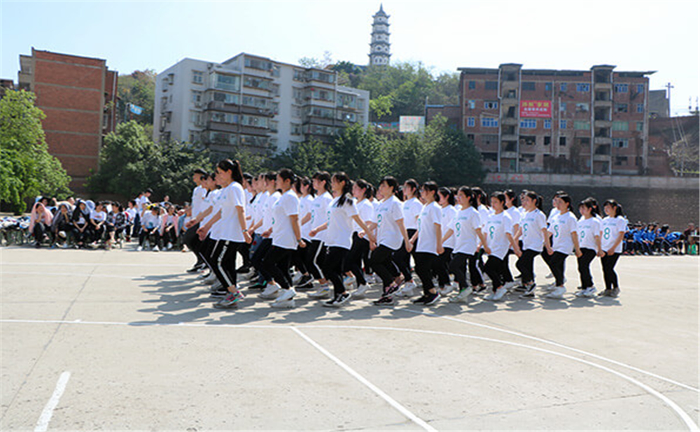 威遠縣自強中學(xué)學(xué)校詳細地址在什么地方？