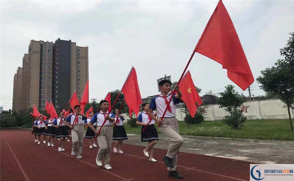 濛陽中學(xué)一年的學(xué)費是多少？