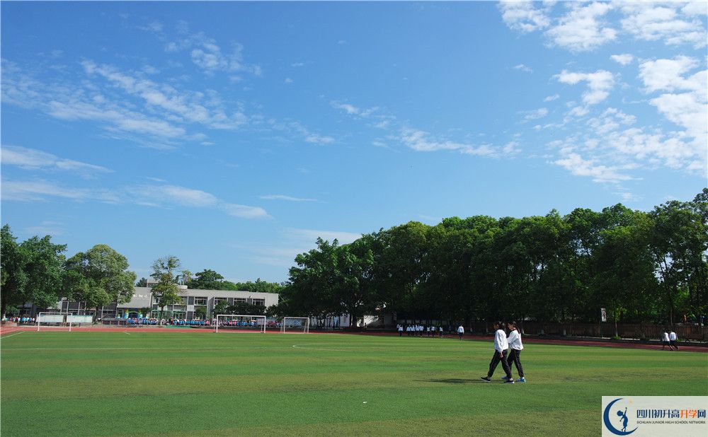 成都成飛中學(xué)的高中住宿怎么樣？